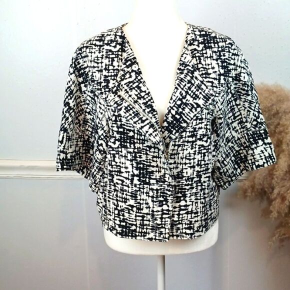 Kenneth Cole Reaction black/white abstract print 3/4 sleeve cropped jacket 12 - Picture 2 of 9